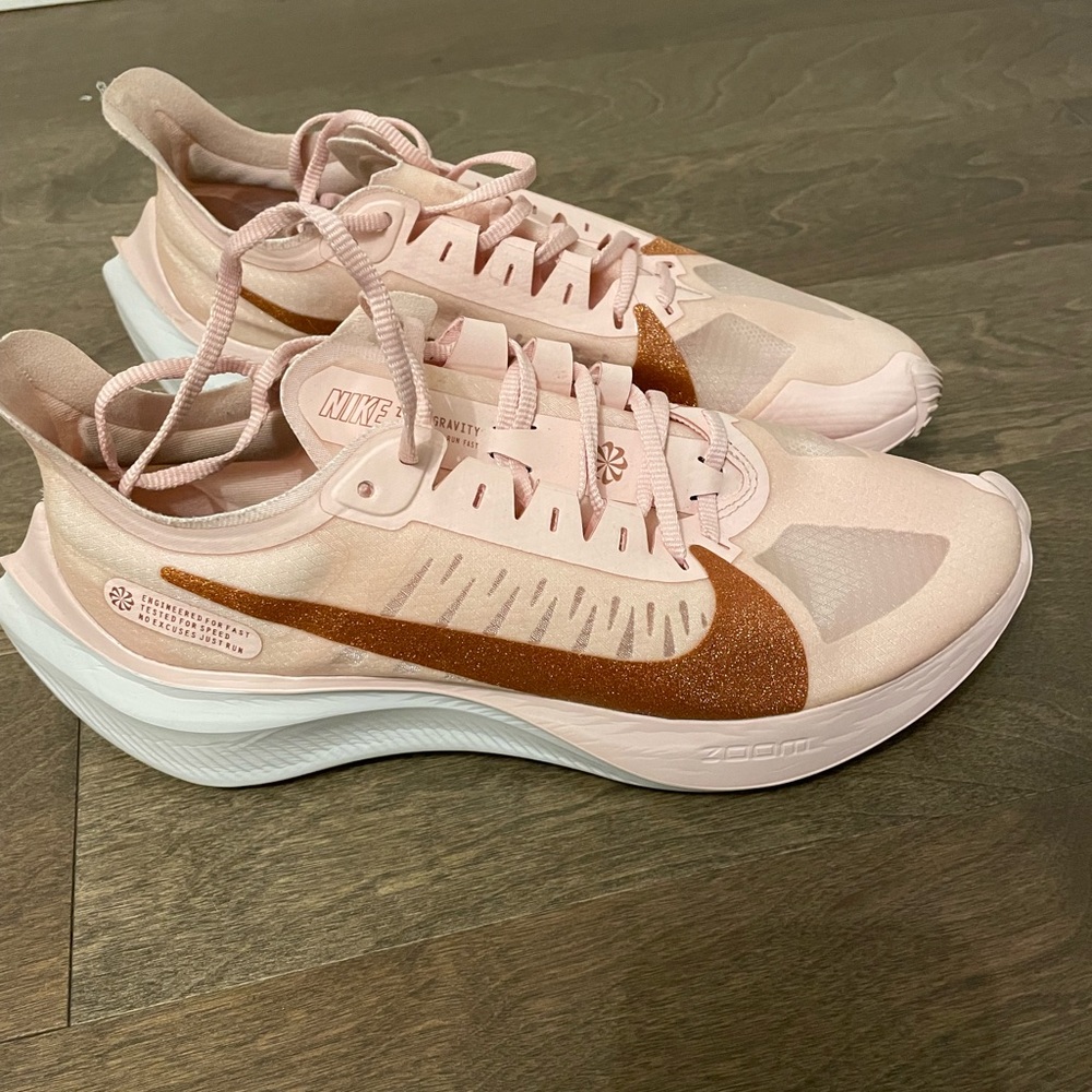Women’s Nike Zoom Gravity size 10